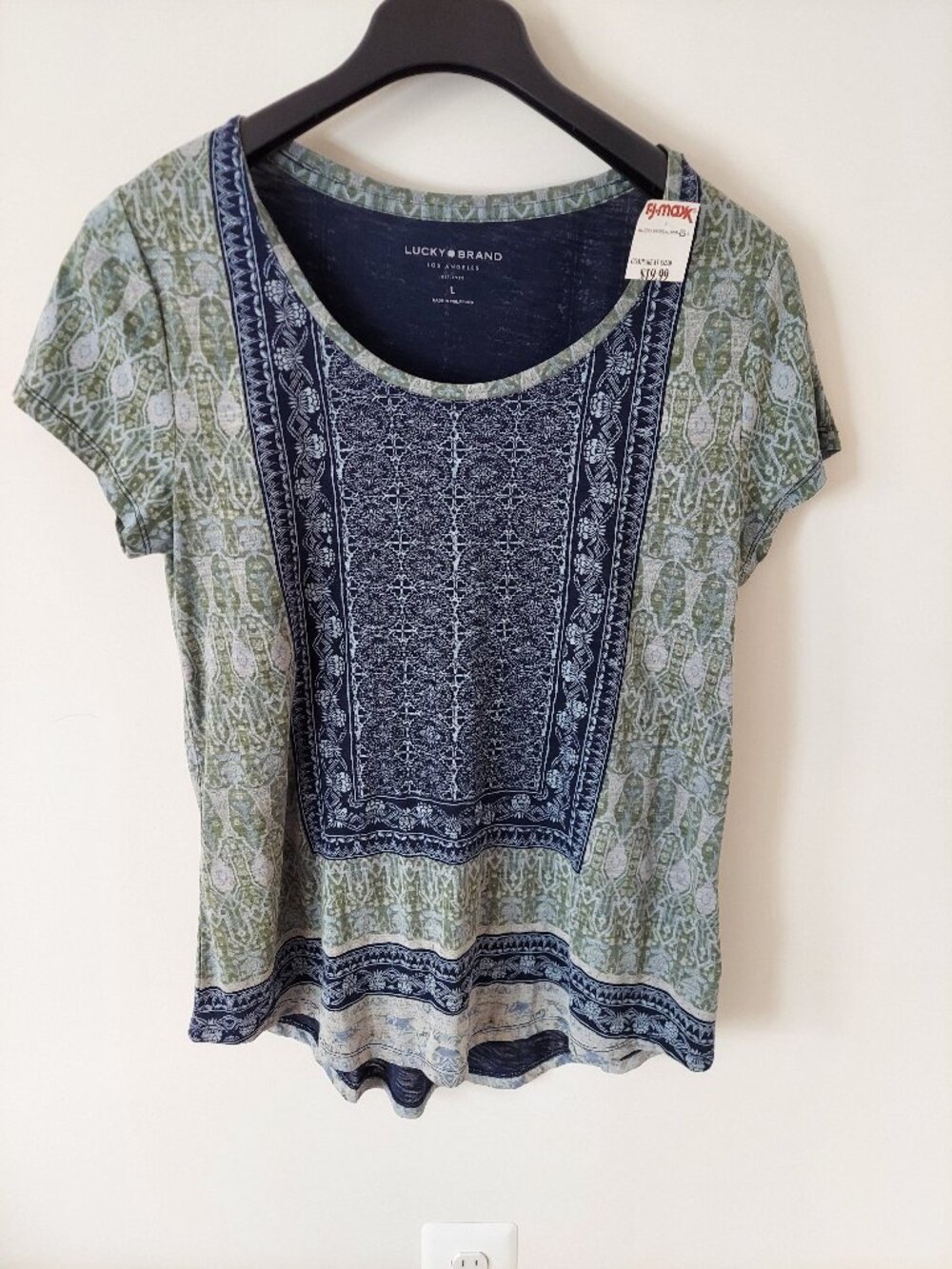Lucky Brand printed tee SZ L 60% Cotton 40% Modal